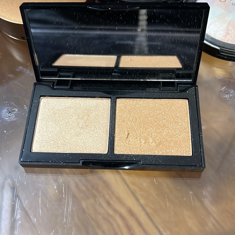 Glow illuminator duo heart of gold NEW NWT